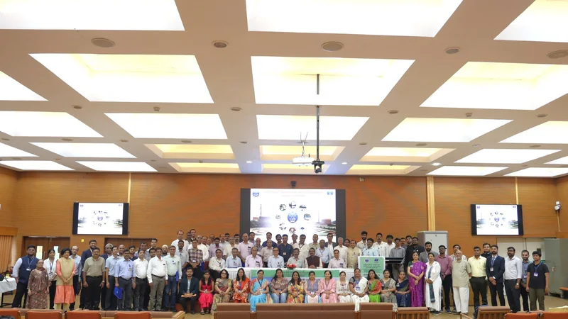 AIC अनुषक्ति के तकनीक हस्तांतरण कार्यक्रम में उपस्थित प्रतिभागियों का समूह।